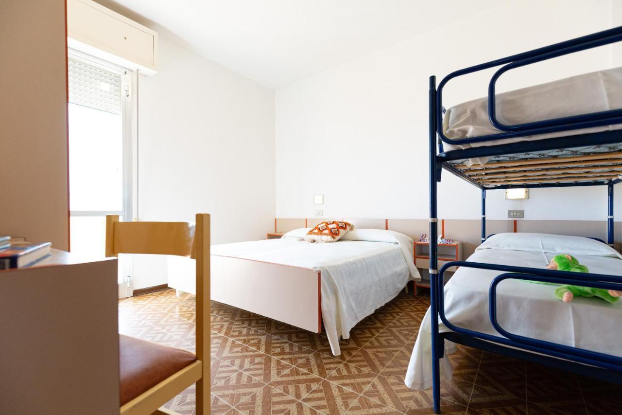Residence Rainbow Белариа-Игеа Марина Екстериор снимка