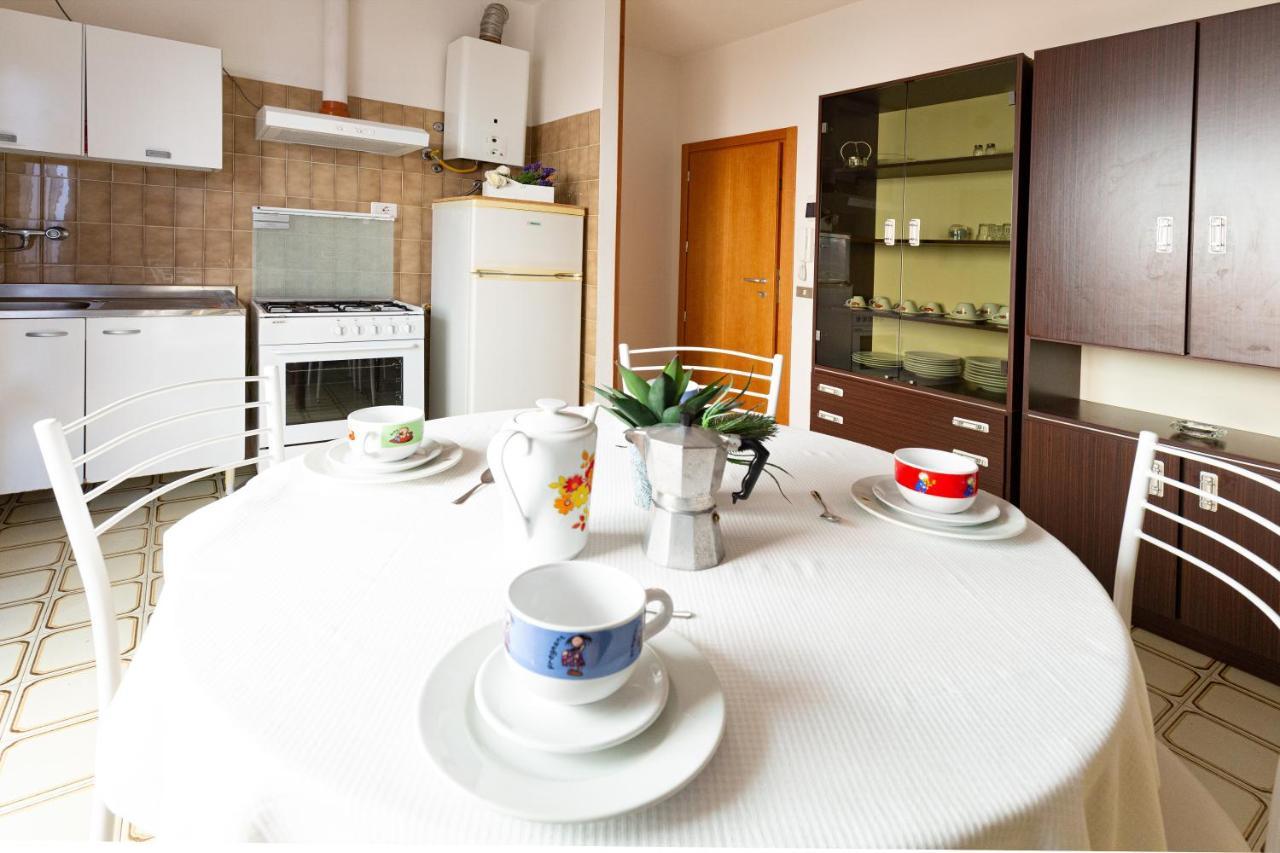 Residence Rainbow Белариа-Игеа Марина Екстериор снимка